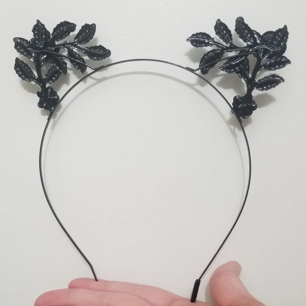 VGUC iridescent black roses head accessory